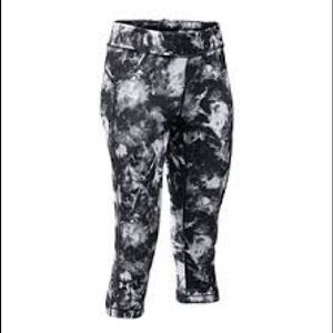 Under Armour capri leggings